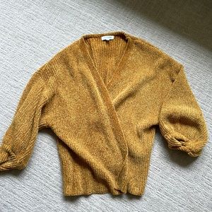 Wild Flower super soft sweater. Gold.